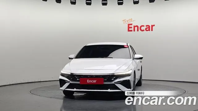 Hyundai AVANTE Inspiration — Фото автомобиля 3