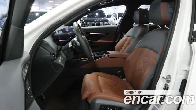 BMW 5 Series G60 — Фото автомобиля 10