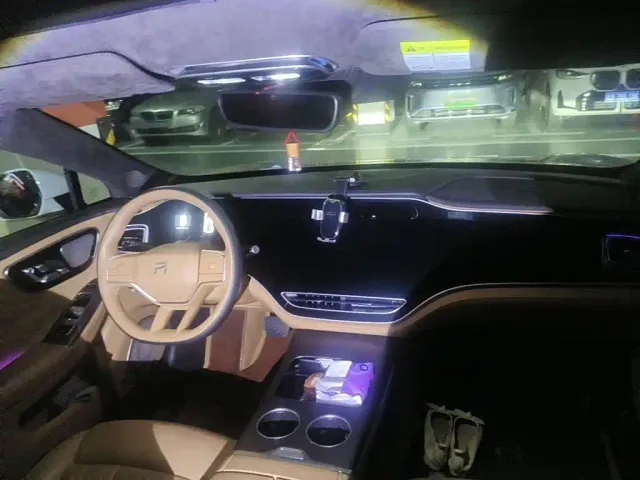Roewe Rising Auto F7 — Фото автомобиля 12