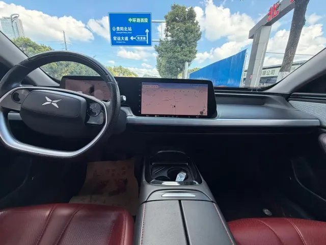 Xpeng P7 — Фото автомобиля 9