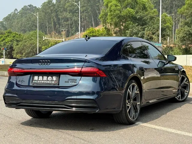 Audi A7L — Фото автомобиля 4