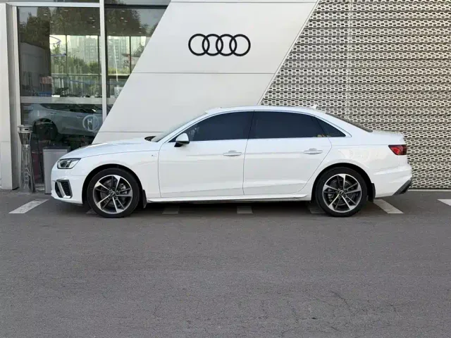 Audi A4L — Фото автомобиля 10