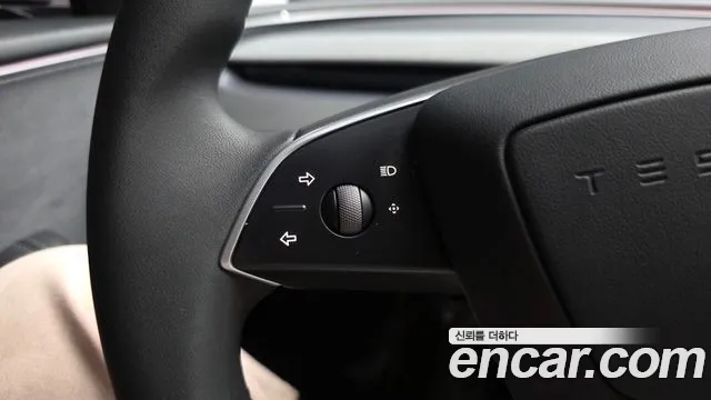 Tesla Model 3 — Фото автомобиля 23