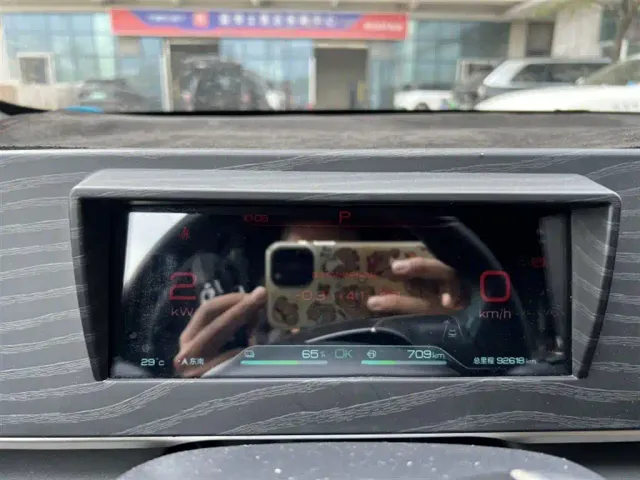 BYD Qin L — Фото автомобиля 4