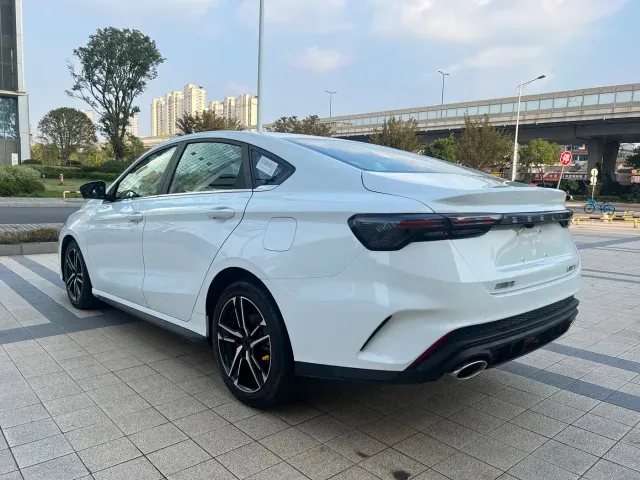 Geely Binrui — Фото автомобиля 17