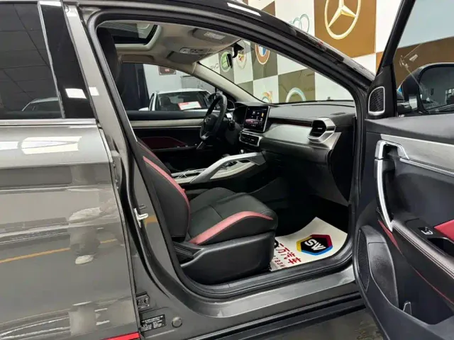 Geely Binyue — Фото автомобиля 10