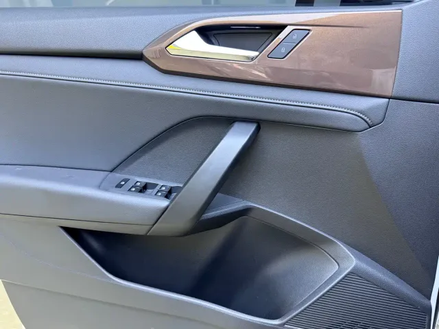 Volkswagen Tharu — Фото автомобиля 12