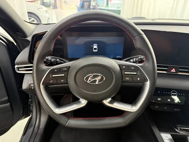 Hyundai Elantra — Фото автомобиля 14