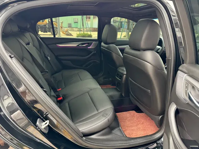 Cadillac CT5 — Фото автомобиля 10