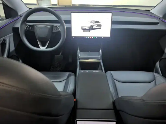 Tesla Model Y — Фото автомобиля 9