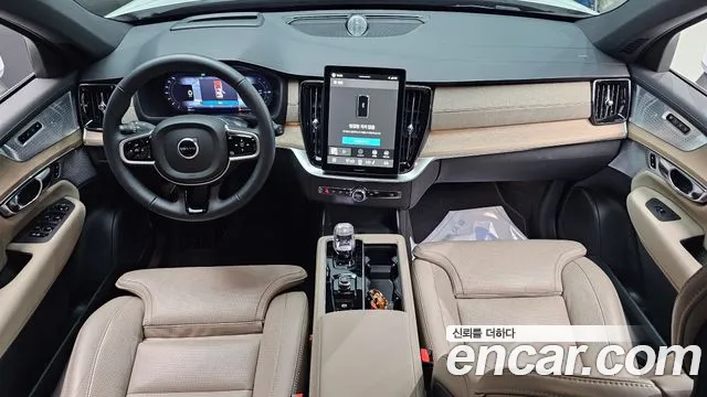 Volvo XC90 — Фото автомобиля 7