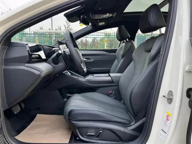 BYD Qin L — Фото автомобиля 11