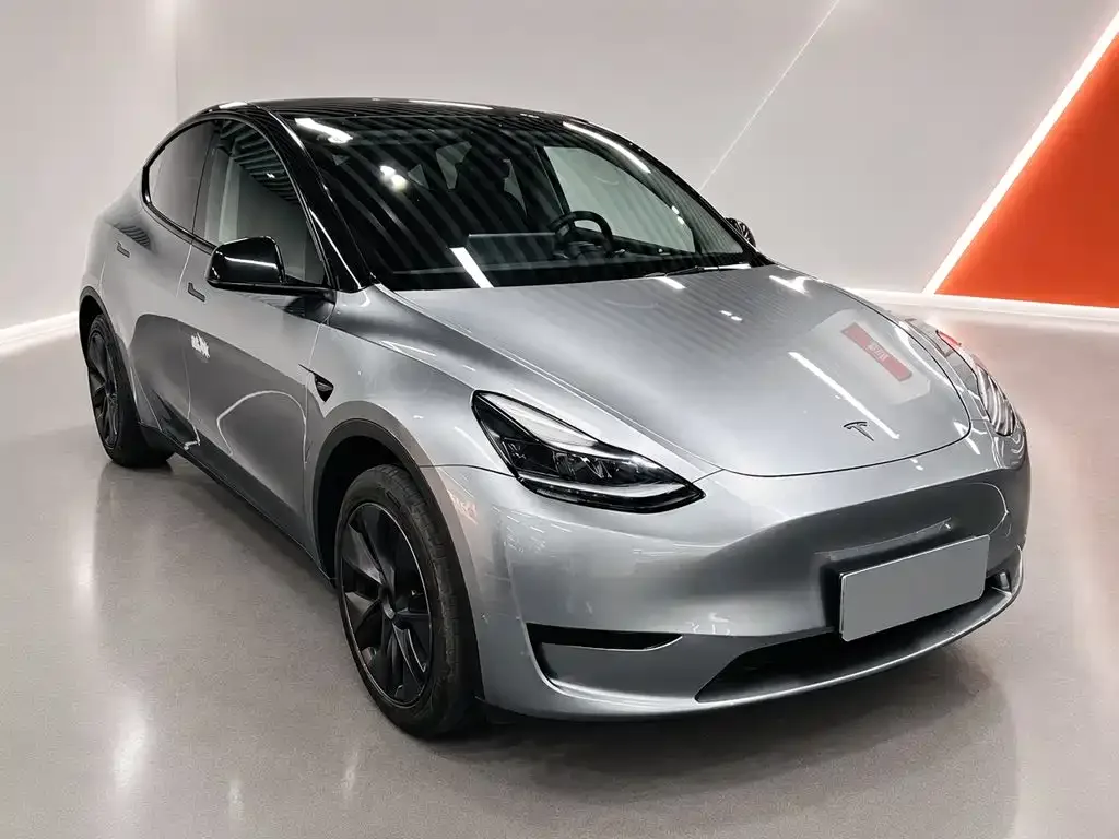 Tesla Model Y 2024 Rear-Wheel Drive Version — Фото автомобиля 3