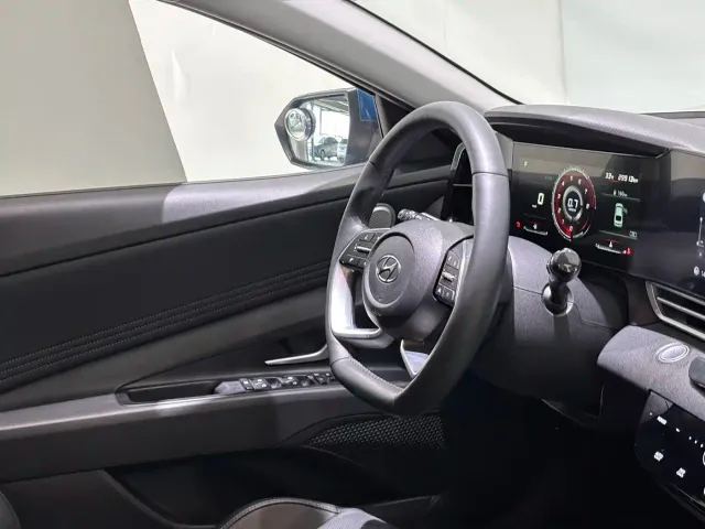 Hyundai Elantra — Фото автомобиля 14