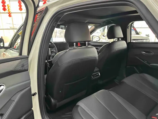 BYD Qin L — Фото автомобиля 5