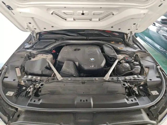 BMW 5 Series — Фото автомобиля 19