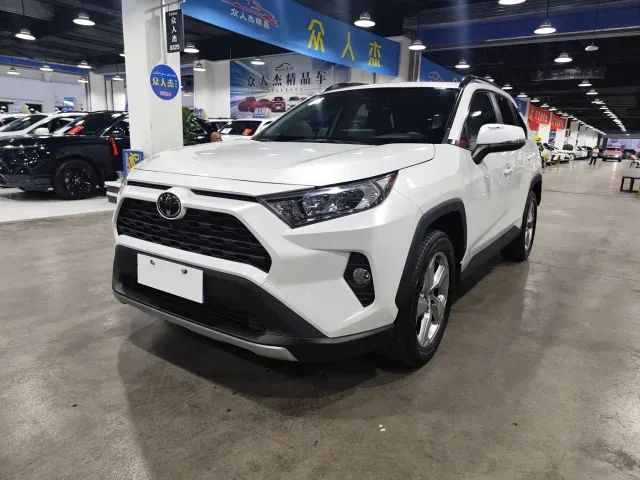 Фотография автомобиля — Toyota RAV4