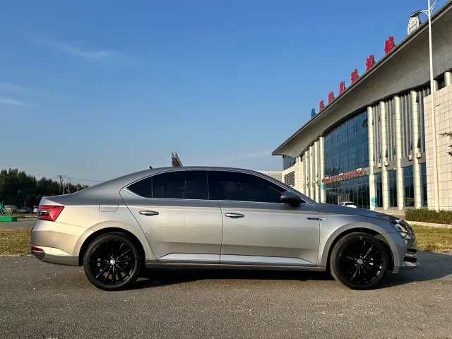 Skoda Superb — Фото автомобиля 8