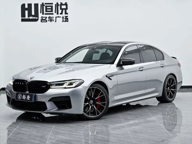 Фотография автомобиля — BMW M5