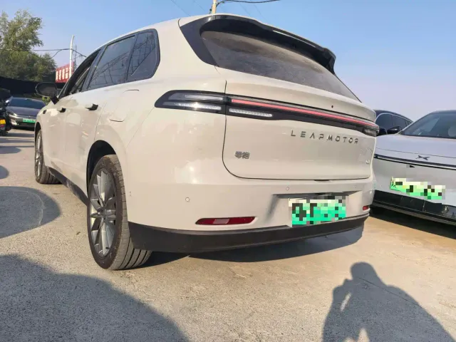 Leapmotor C10 — Фото автомобиля 13