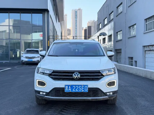Volkswagen T-Roc — Фото автомобиля 2