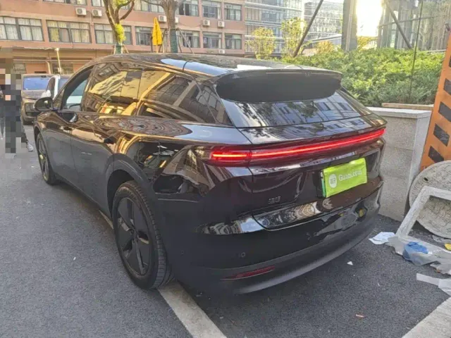 Li Auto i6 — Фото автомобиля 4
