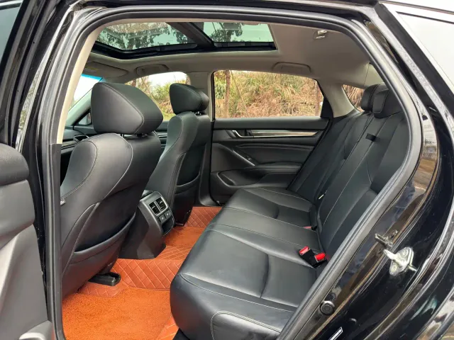 Honda Accord — Фото автомобиля 6