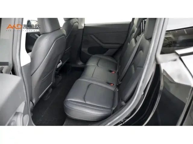 Tesla Model Y — Фото автомобиля 7