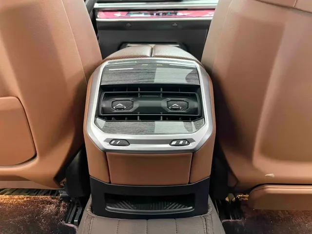 BMW 7 Series — Фото автомобиля 19