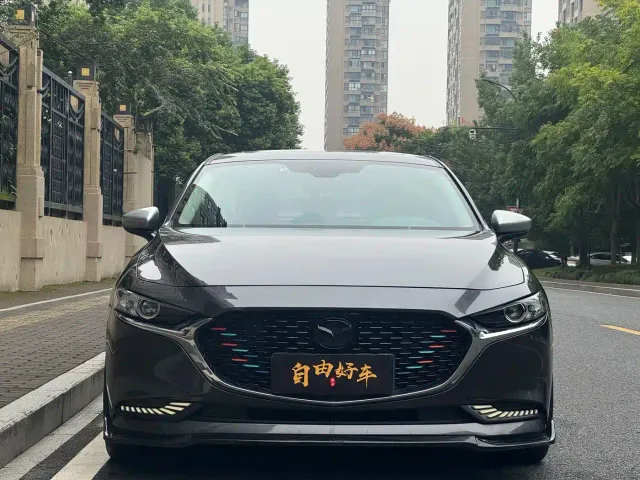 Mazda Axela — Фото автомобиля 2