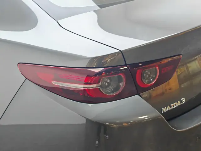 Mazda Axela — Фото автомобиля 7