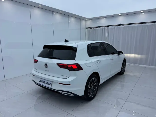 Volkswagen Golf — Фото автомобиля 4