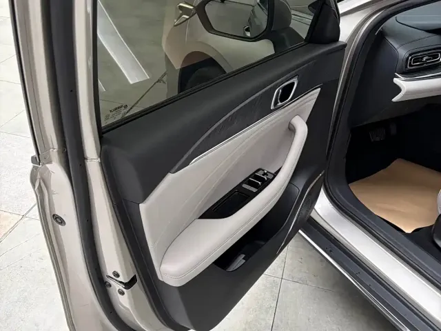 Geely Galaxy Stellar 6 — Фото автомобиля 7