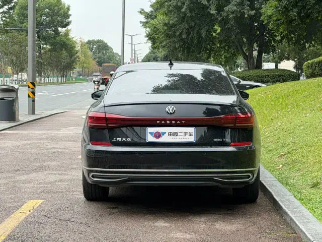 Volkswagen Passat — Фото автомобиля 5