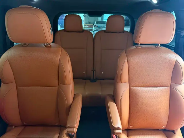 Li Auto L8 — Фото автомобиля 14