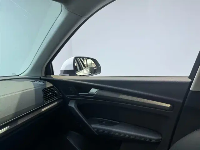 Audi Q5L — Фото автомобиля 10