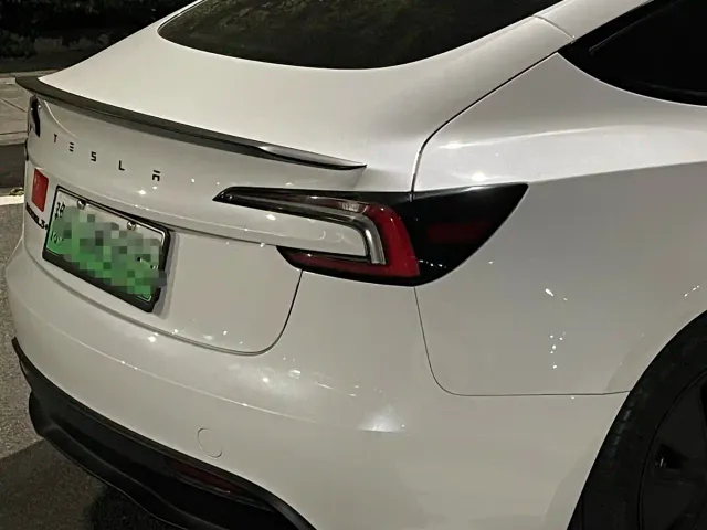 Tesla Model 3 — Фото автомобиля 3