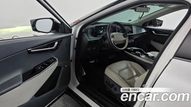 Kia EV6 — Фото автомобиля 8