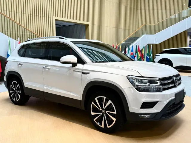 Volkswagen Tharu — Фото автомобиля 3