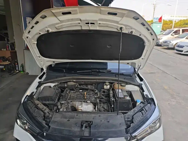 Roewe i5 — Фото автомобиля 19