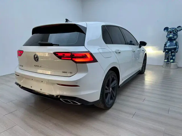 Volkswagen Golf — Фото автомобиля 6