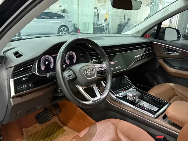 Audi Audi Q7 2022 55 TFSI quattro S line Sport — Фото автомобиля 4