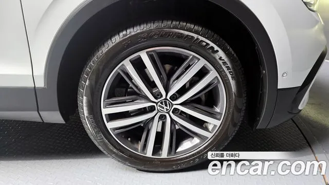 Volkswagen Tiguan — Фото автомобиля 5