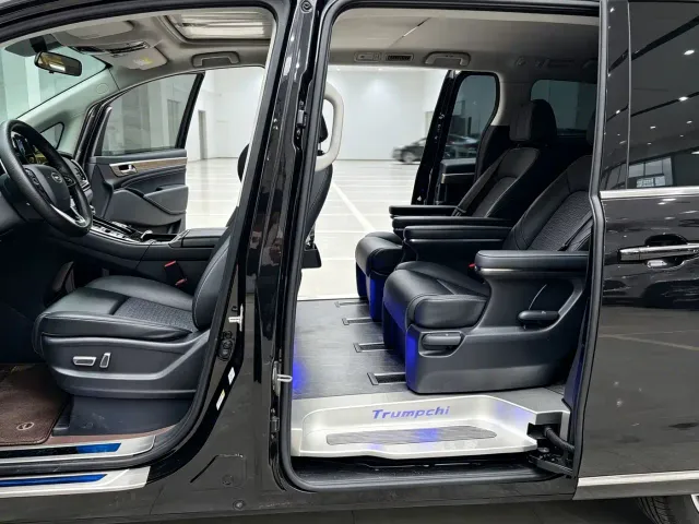 GAC Trumpchi M8 — Фото автомобиля 10