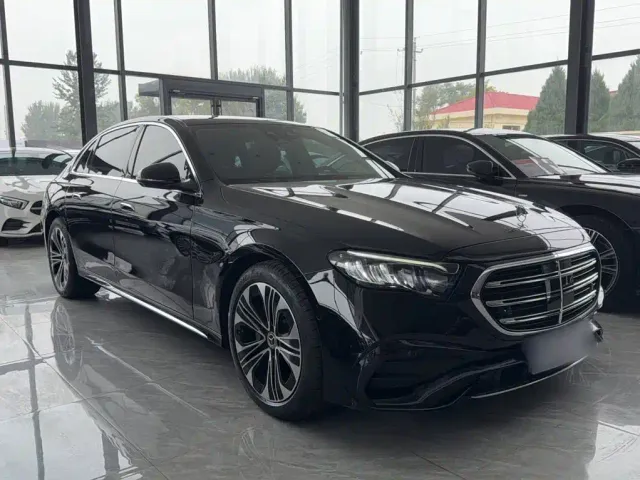 Mercedes-Benz E-Class — Фото автомобиля 9