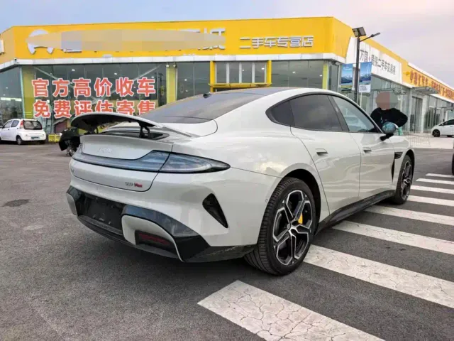 Xiaomi SU7 — Фото автомобиля 5