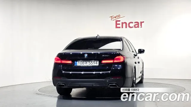 BMW 5 Series G30 — Фото автомобиля 4