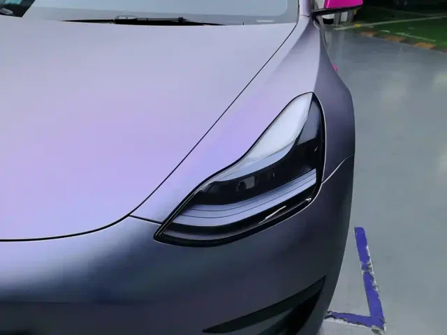 Tesla Model 3 — Фото автомобиля 5
