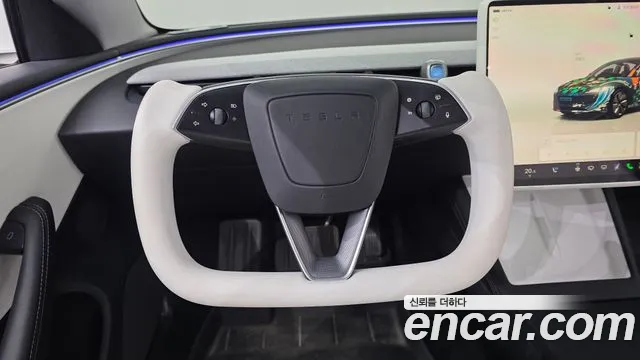 Tesla Model 3 — Фото автомобиля 12