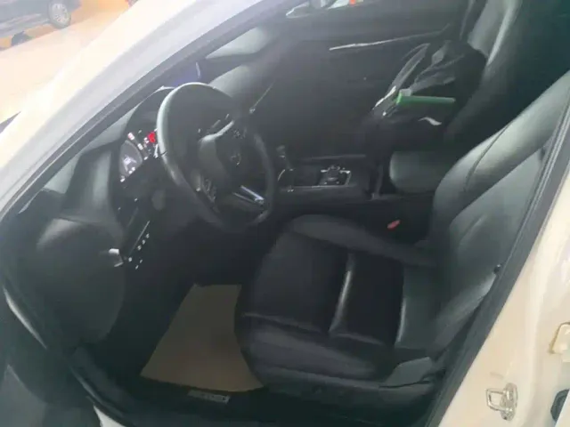 Mazda Axela — Фото автомобиля 10